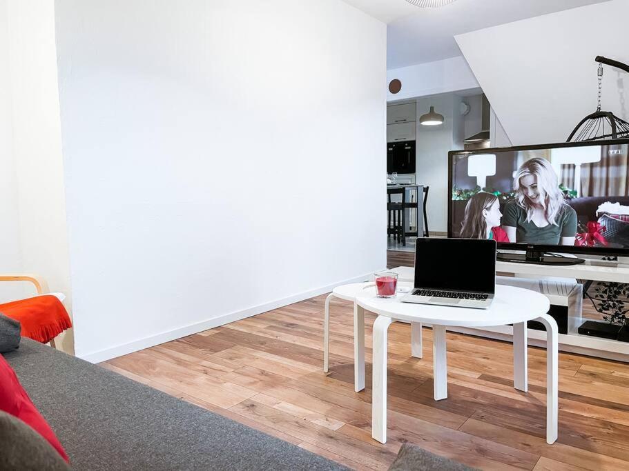 Lumineux Avec Vue Sur Les Vosges Apartment Колмар Екстериор снимка